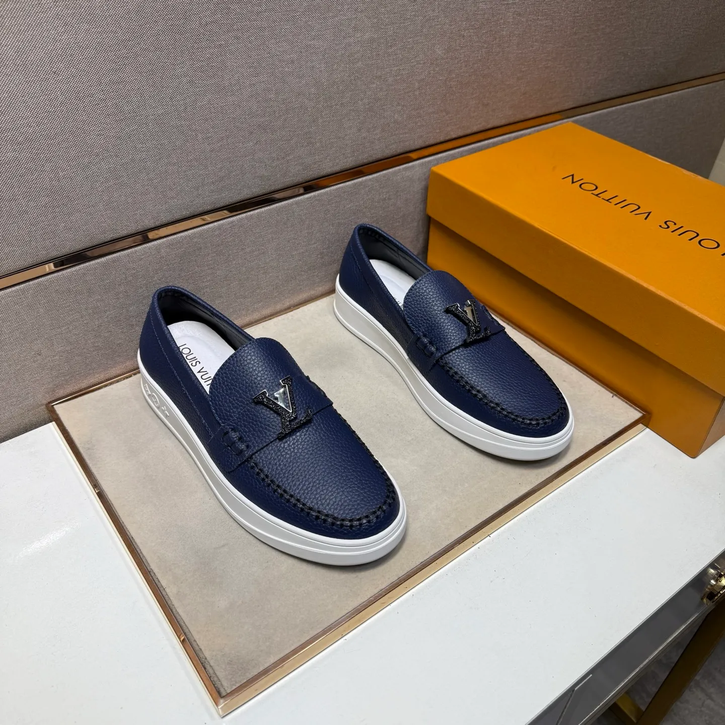 Men's men's shoes 💰pp442【LV～】men's casual shoes 2025z cabinet sales simultaneously 🔶Size: 38-44#️⃣ 🔷3 colors🔜The upper is made of multi-material splicing ➕Genuine leather lining, comfortable and breathable, sole: original comfortable and wear-resistant outsole, ⚠️real thing📱photographed🎬real thing is better📢📢📢